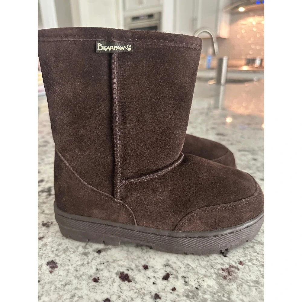 Bearpaw brown suede kids boots sz 2